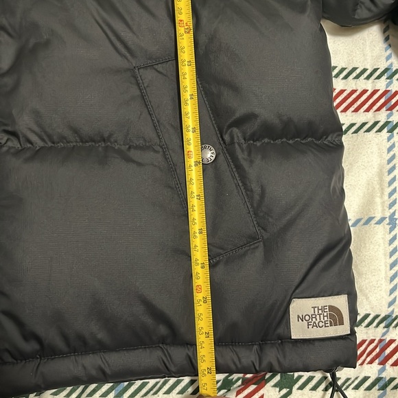The North Face Women’s Black Puffer Jacket - Picture 7 of 7